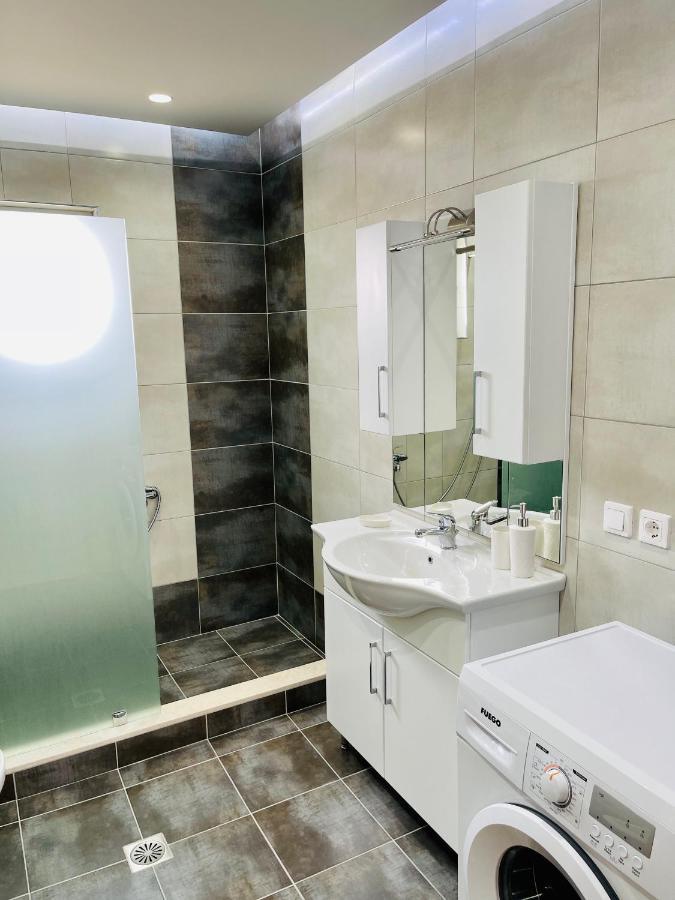 Jb Apartments Sarandë Esterno foto